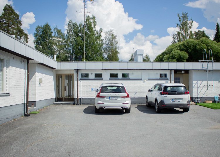 majoitus, accommodation, tuuri, parkkipaikka